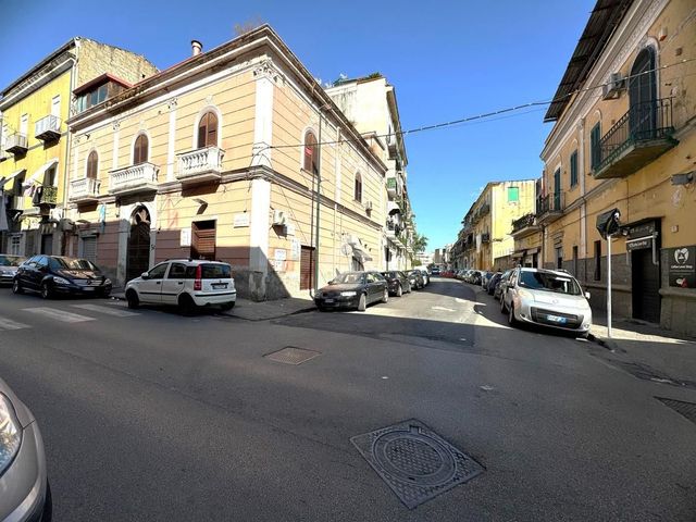 Warehouse in Via Raffaele Angiulli 4, Napoli - Photo 1