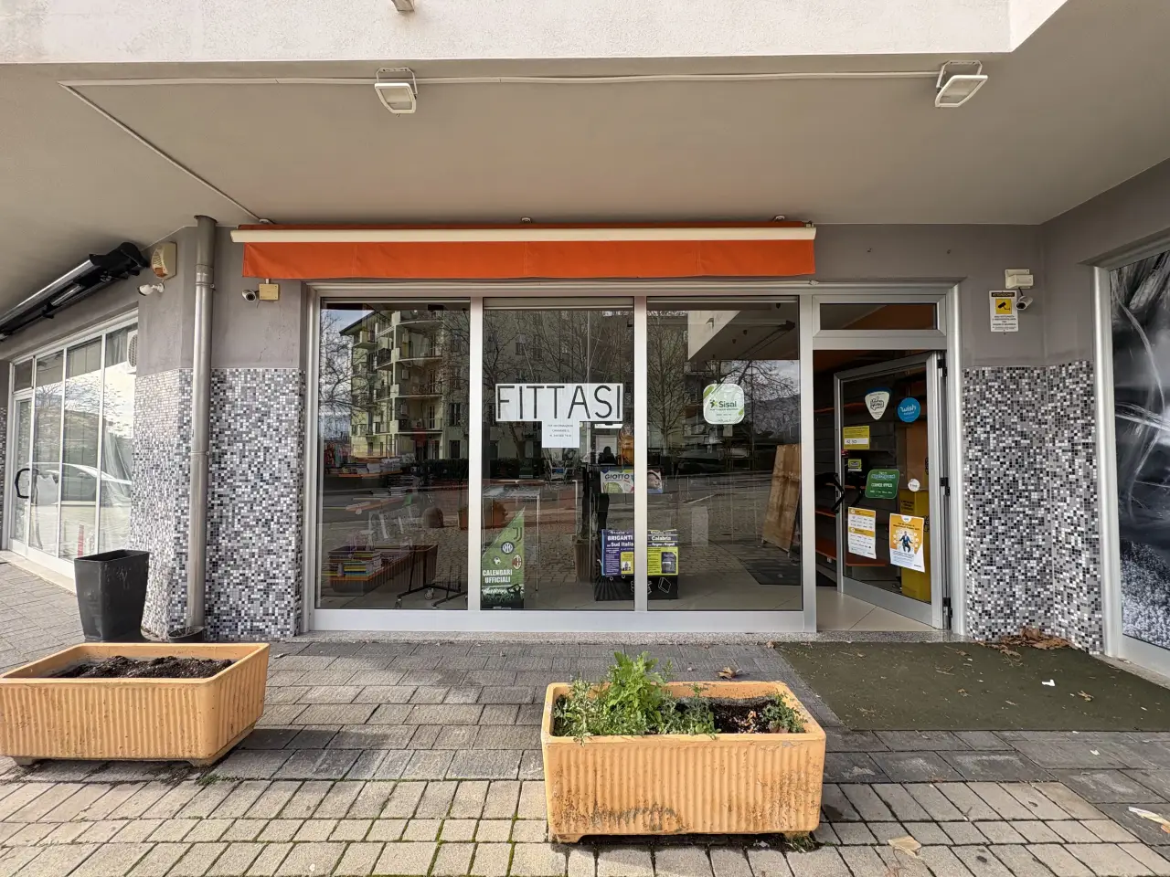 Negozio in Viale Padre Francesco Russo, Castrovillari, {3} - Foto 1
