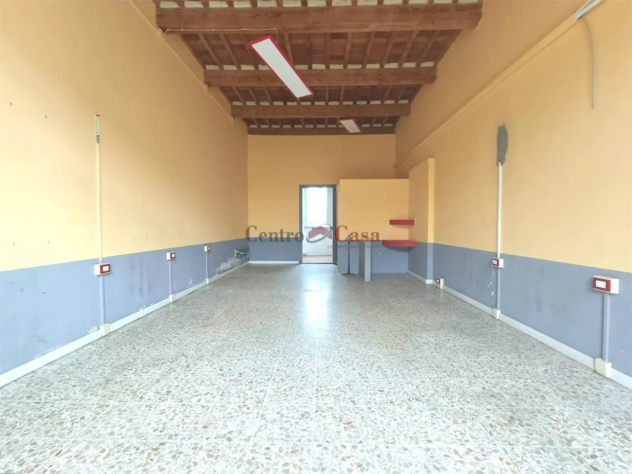 Negozio in , Lucca, {3} - Foto 1