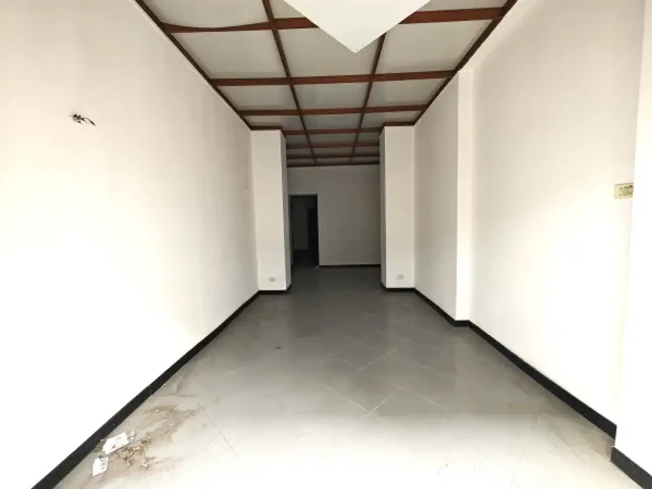 Negozio in Via San Filippo Bianchi 34, Messina, {3} - Foto 2