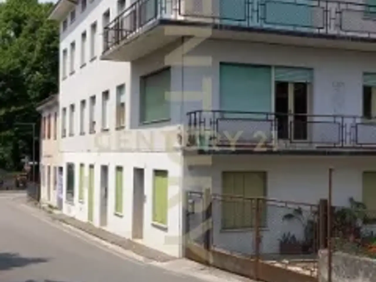 Palazzina commerciale in Via Molini 36, Valdobbiadene, {3} - Foto 1