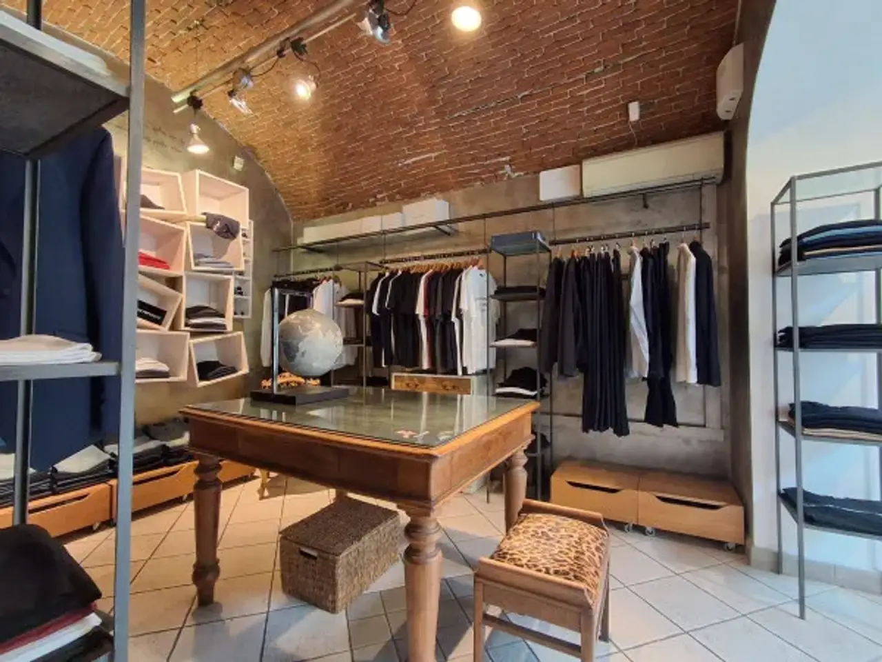 Abbigliamento in Via Stella 45, Loano, {3} - Foto 2