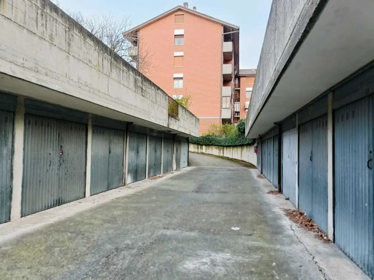 Parcheggio chiuso in Via Dott. l. Rossetti 19, Cirie', {3} - Foto 2