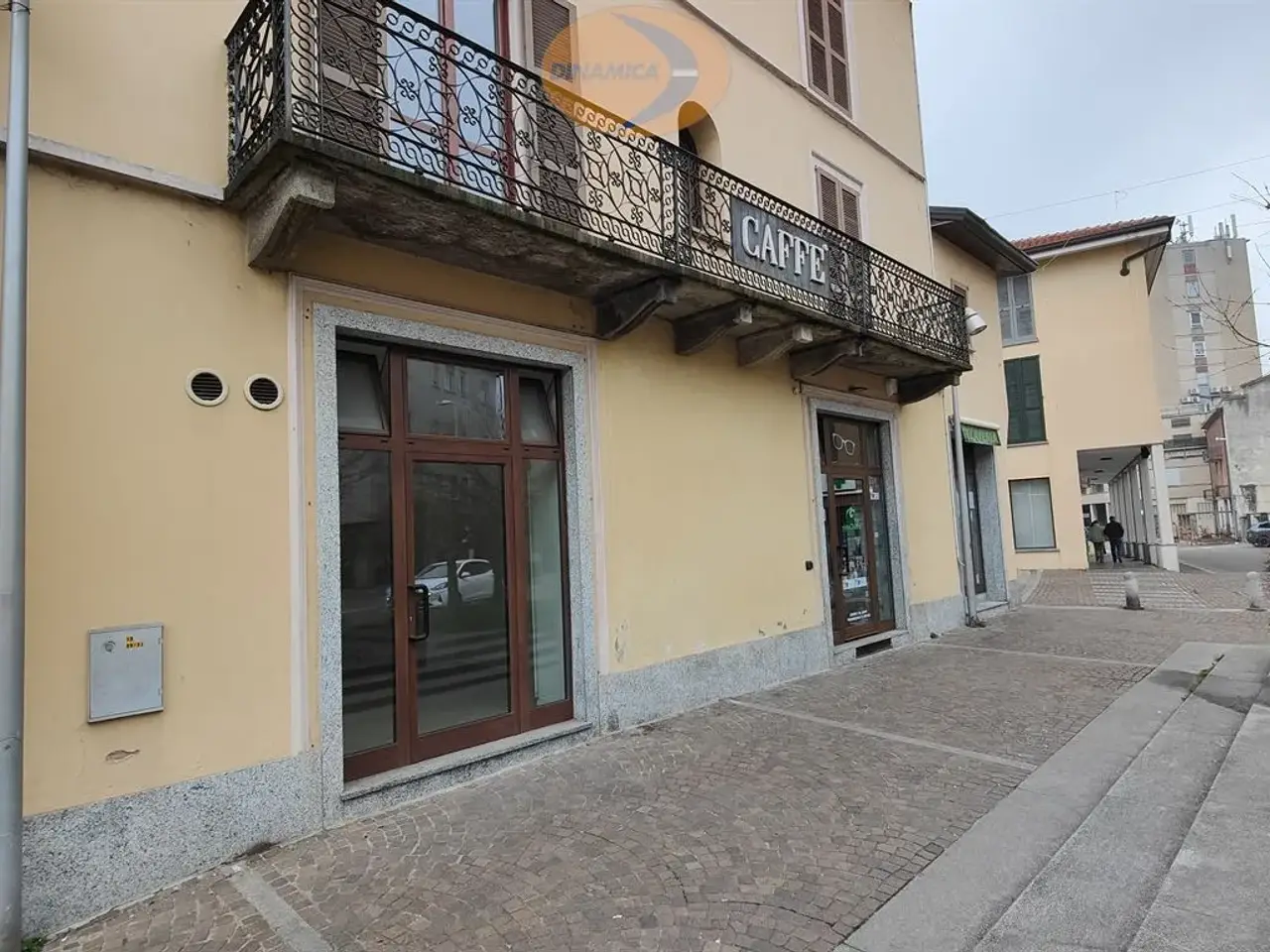 Negozio in Piazza Giuseppe Mazzini 19, Casatenovo, {3} - Foto 1