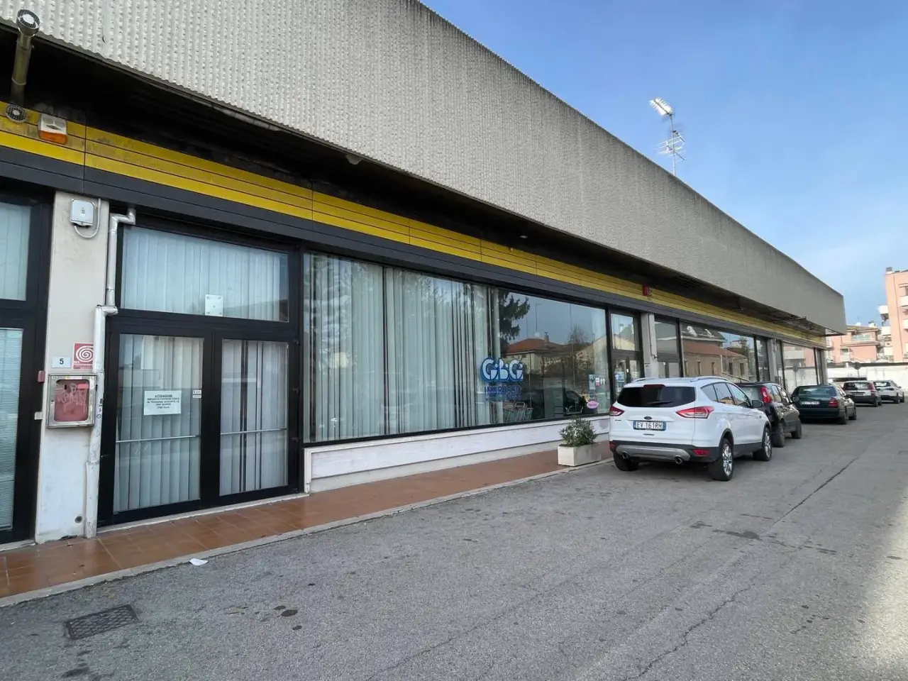 Negozio in Via G. Fioravanti 7, San Benedetto Del Tronto, {3} - Foto 1