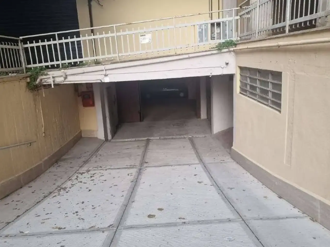 Parcheggio chiuso in Via Jaspers, Roma, {3} - Foto 2
