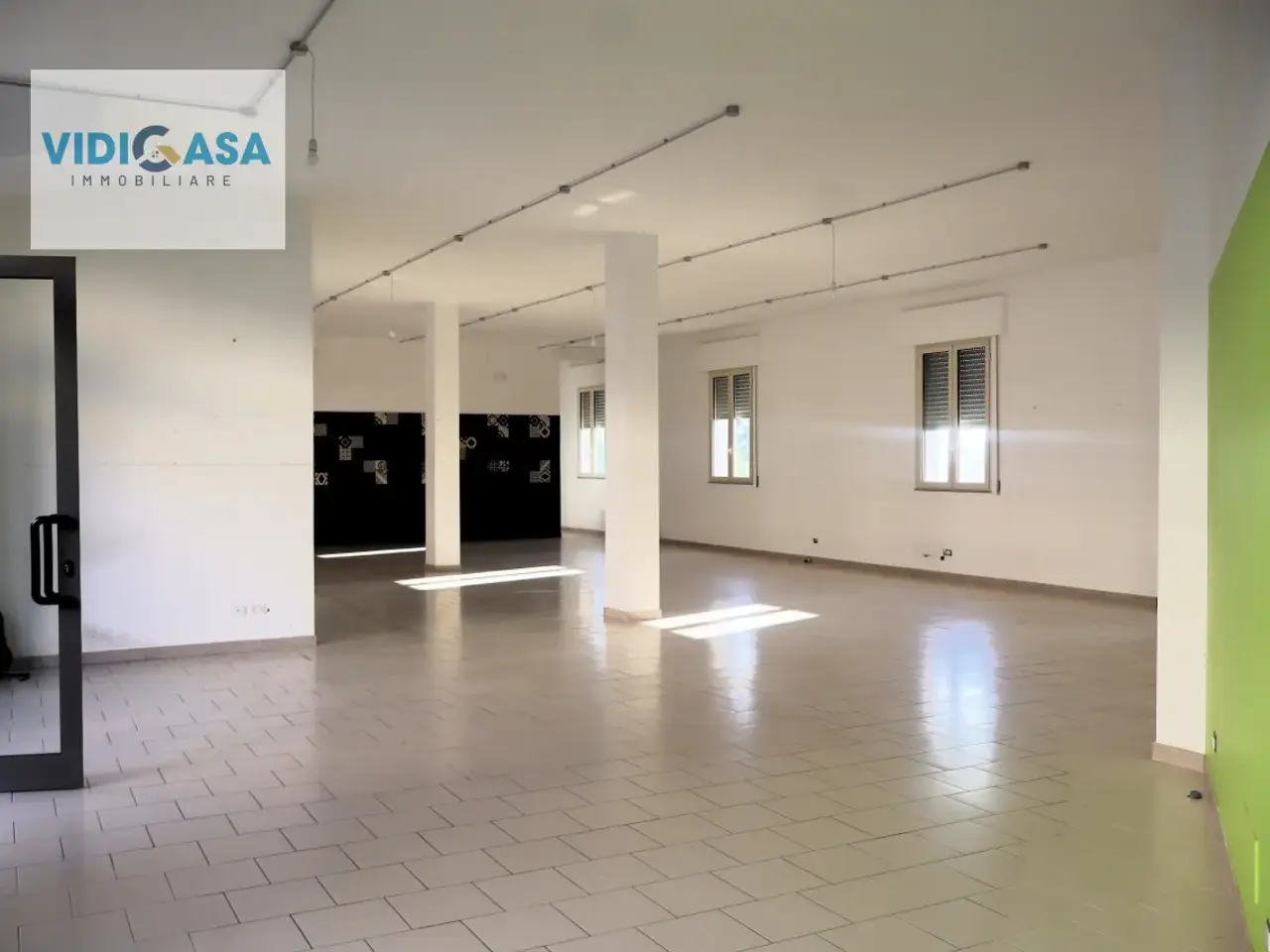 Esercizio commerciale in Via Cavalcanti 72, Montescaglioso, {3} - Foto 1