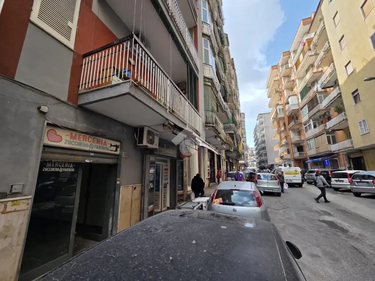Negozio in Via Francesco Arnaldi 49, Napoli, {3} - Foto 1