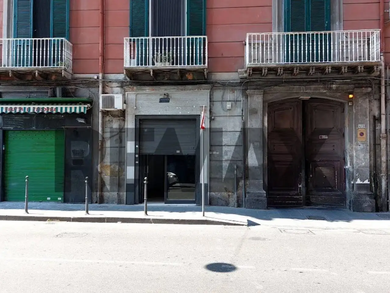Negozio in Corso Vittorio Emanuele 472, Napoli, {3} - Foto 1