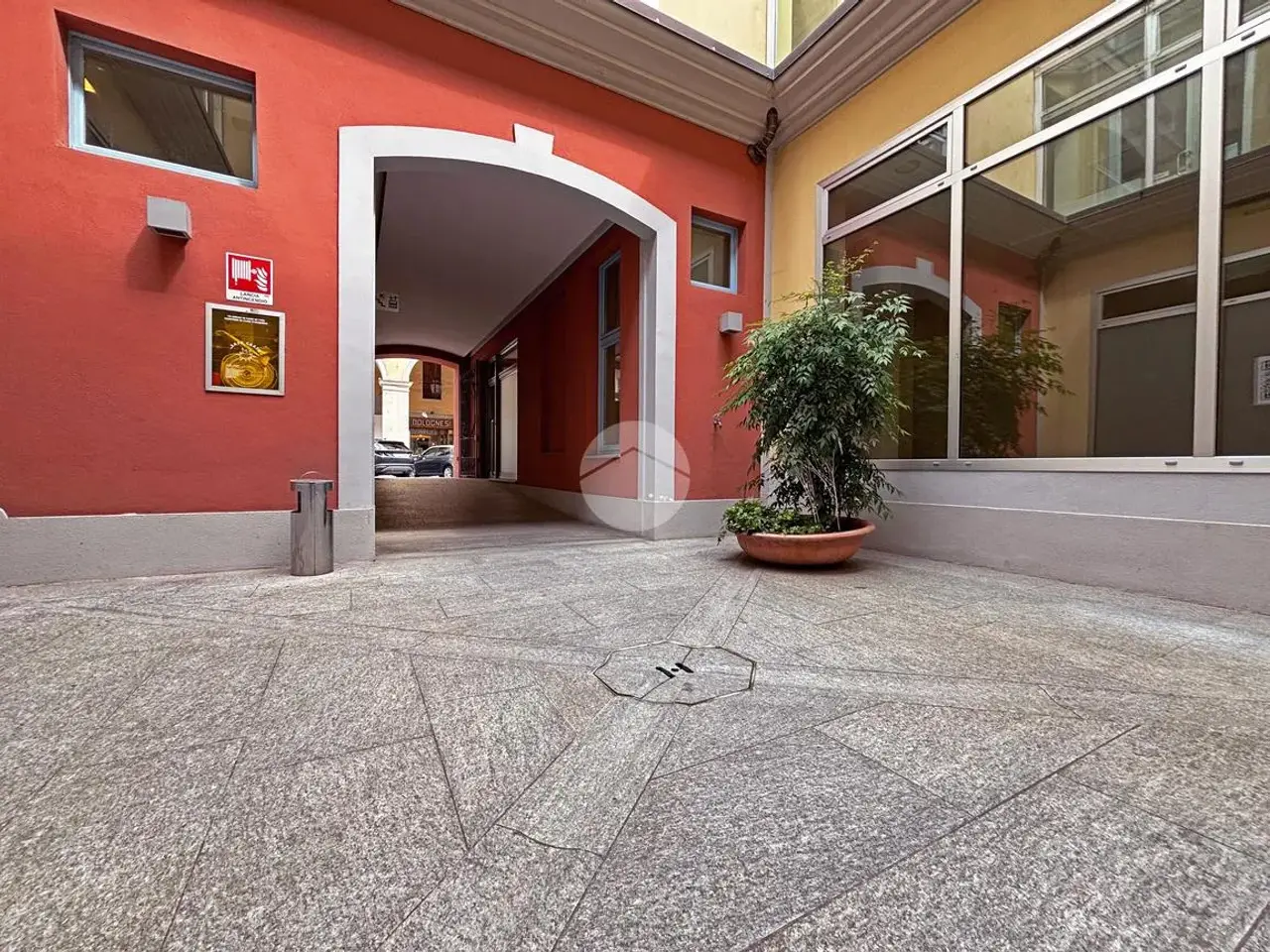 Negozio in Via Buniva 63, Pinerolo, {3} - Foto 2
