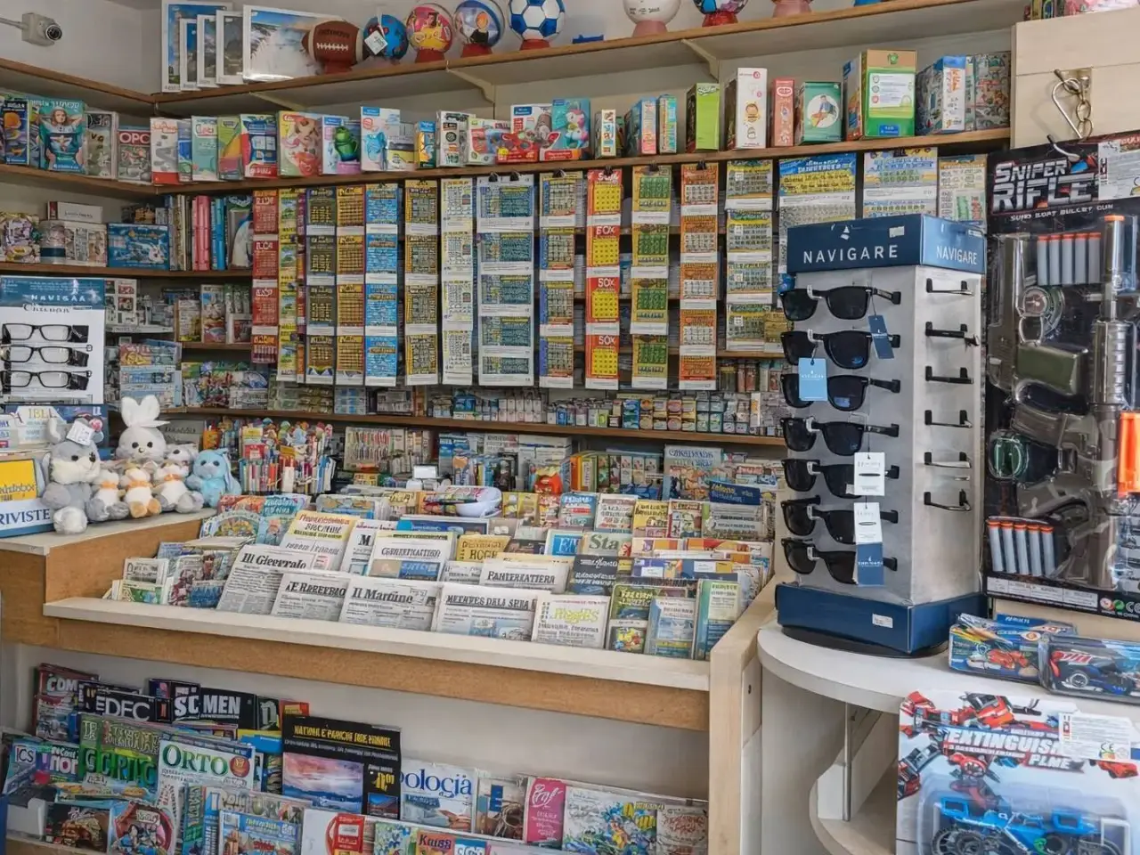 Esercizio commerciale in , Carnago, {3} - Foto 2