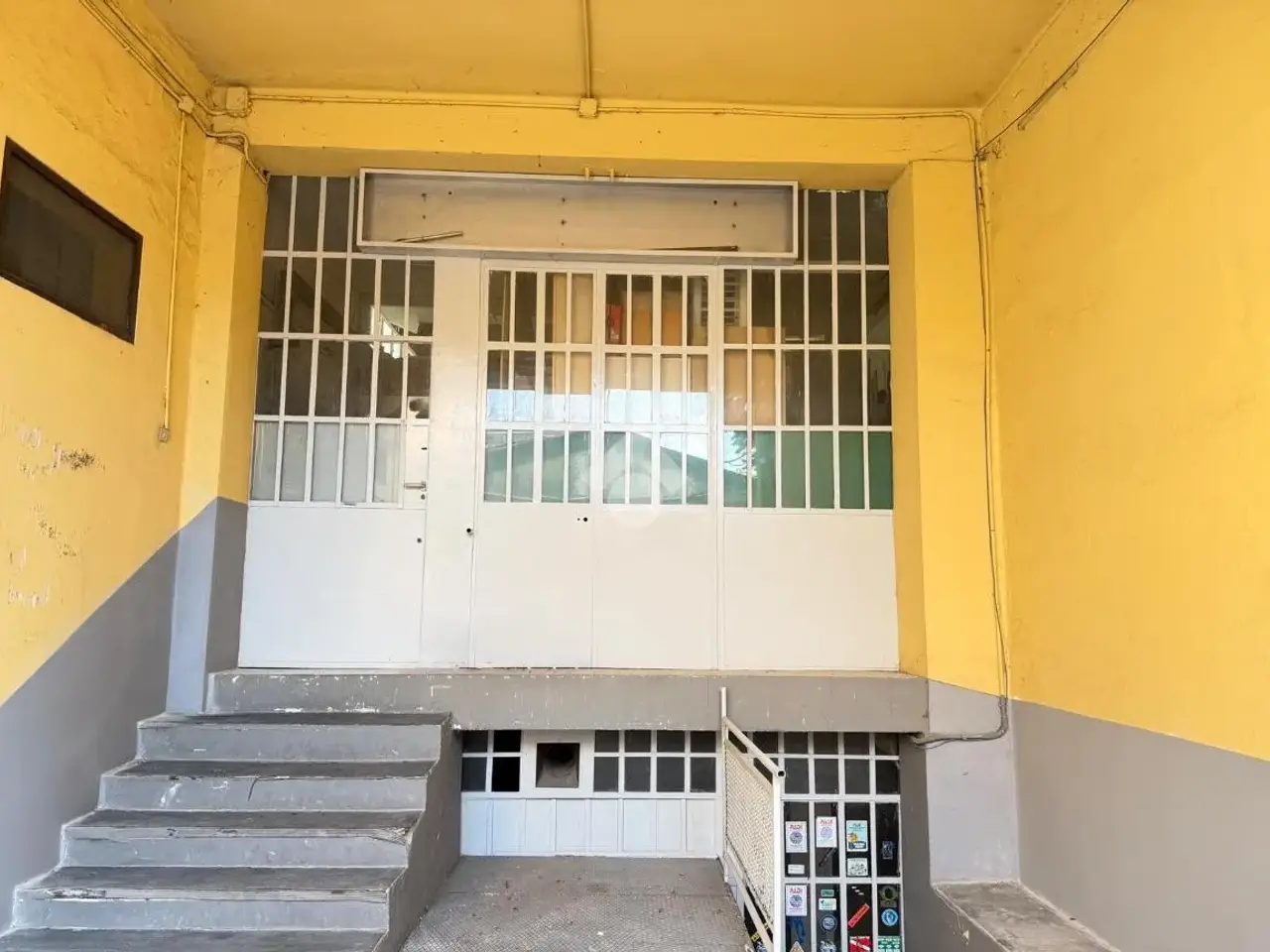 Magazzino in Via Pinamonte da Brembate 1, Bergamo, {3} - Foto 2