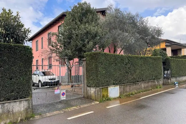 Dreizimmerwohnung in Piazza Torre Bartolomeo Colleoni, Calusco d'Adda - Foto 1