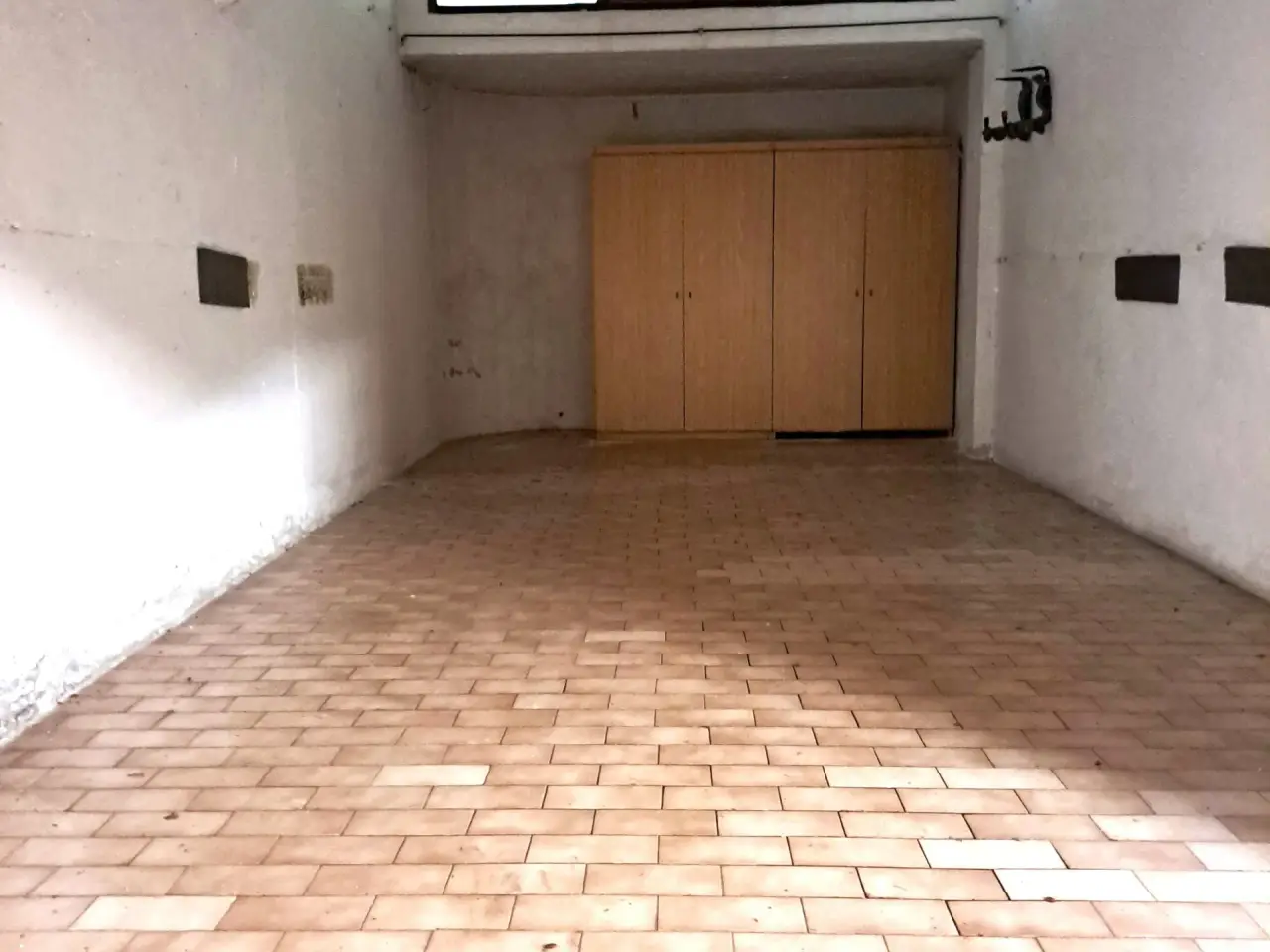 Parcheggio chiuso in , Rovigo, {3} - Foto 1