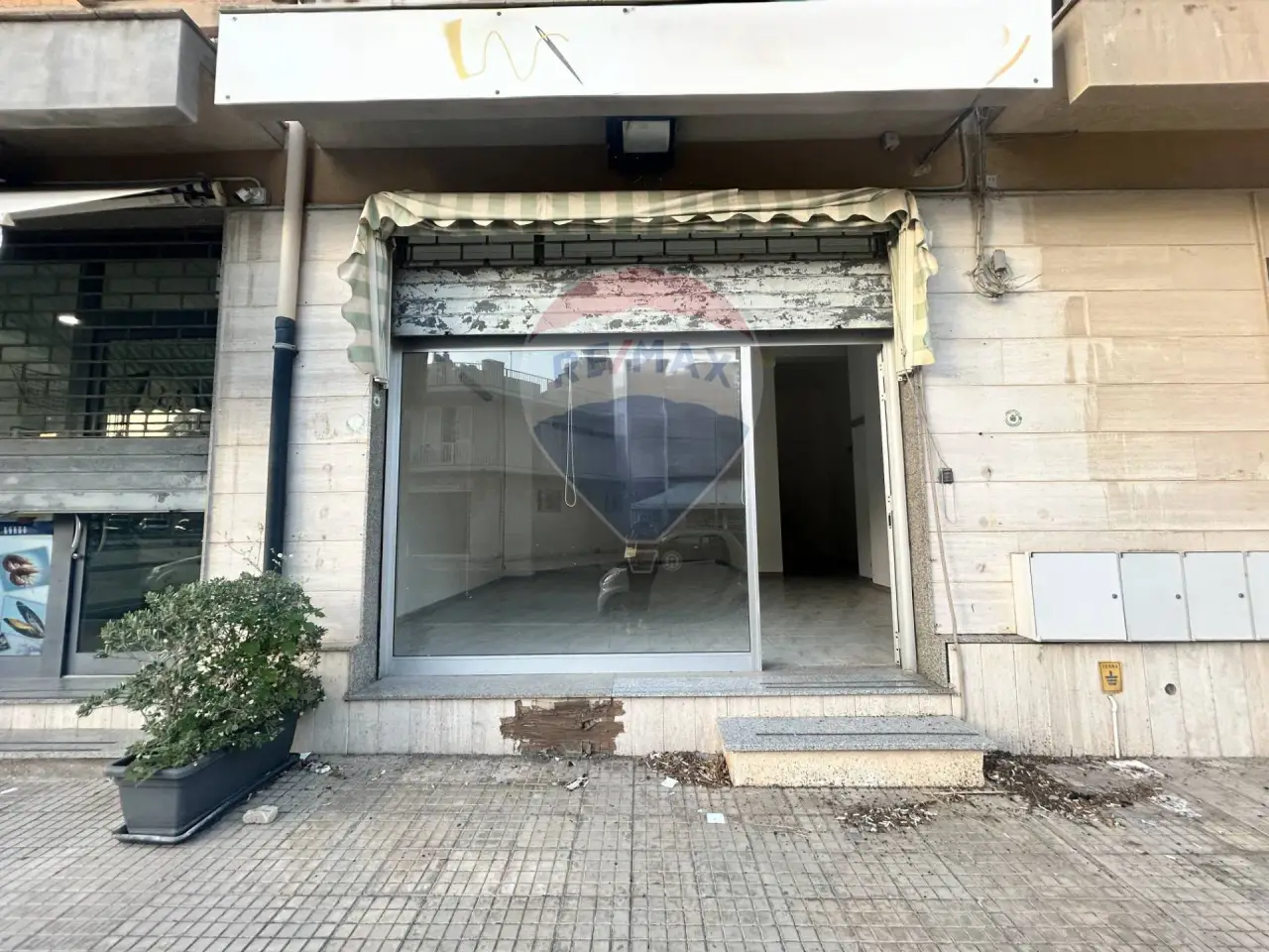 Negozio in Viale Aldo Moro 93, Pachino, {3} - Foto 1