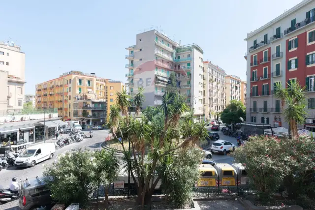 Apartament in Via Vincenzo d'Annibale 18, Napoli - Photo 1