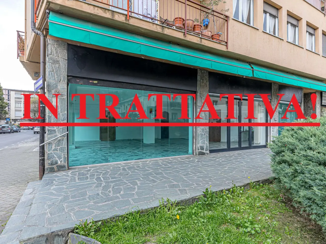 Negozio in Via Leopardi 12, Erba, {3} - Foto 1