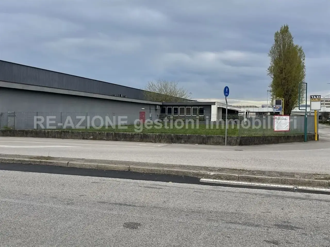 Capannone in Viale del Lavoro, Vicenza, {3} - Foto 1