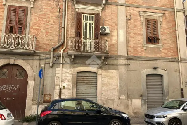 Negozio in Via Marchese De Rosa 36, Foggia - Foto 1