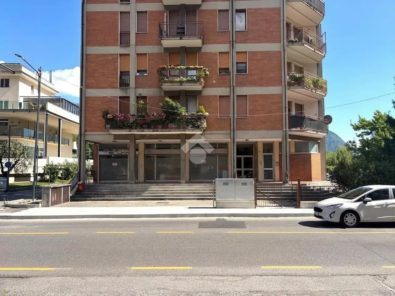 Negozio in Via Nazionale 40, Costa Volpino, {3} - Foto 2