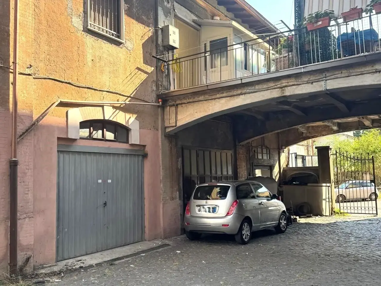 Parcheggio chiuso in Via Santa Bibiana, Colleferro, {3} - Foto 1
