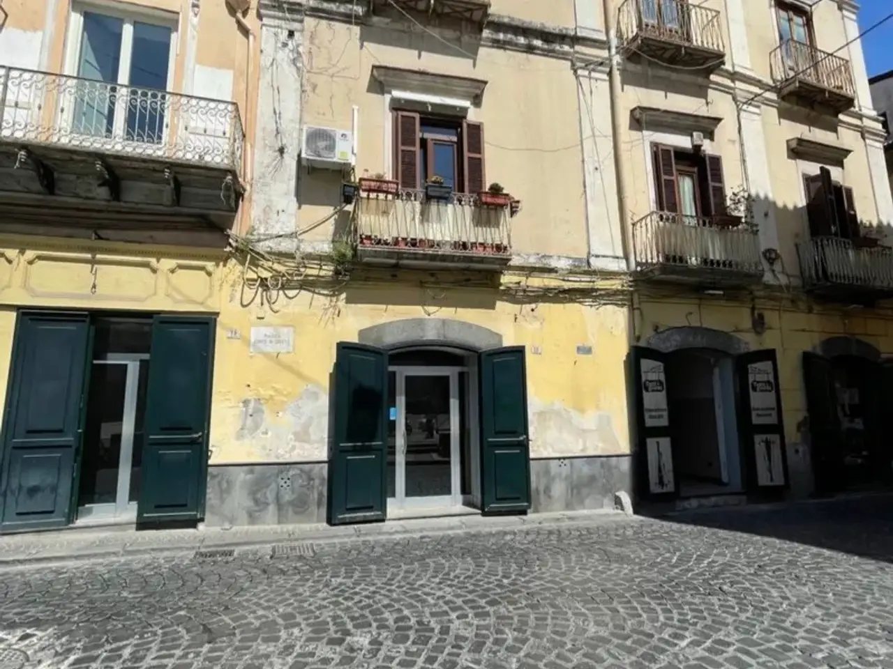 Negozio in Piazza Corpo di Cristo  20, Pagani, {3} - Foto 1