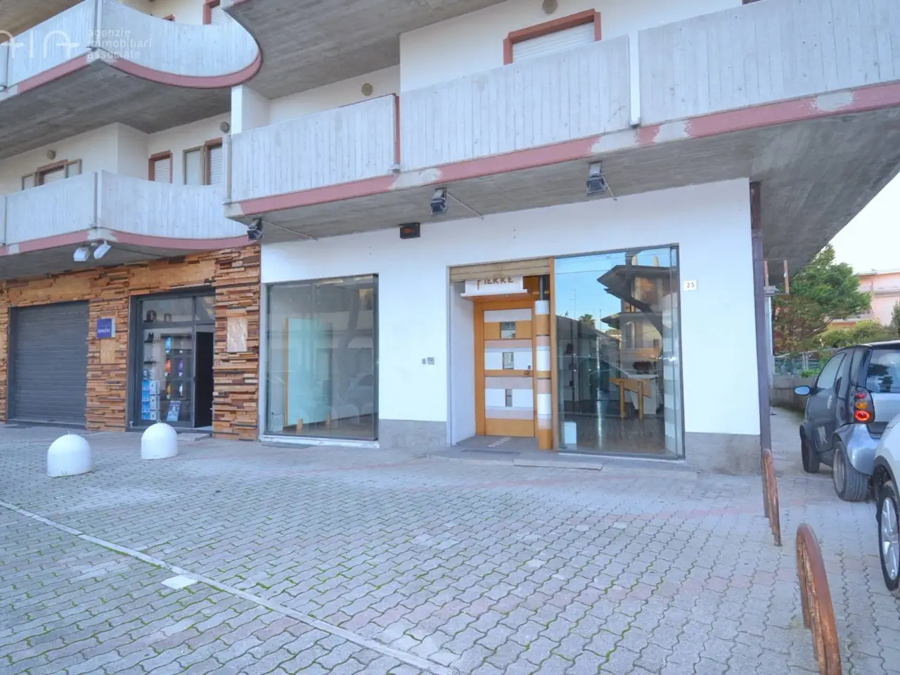 Negozio in Via Piemonte 25, Martinsicuro, {3} - Foto 1
