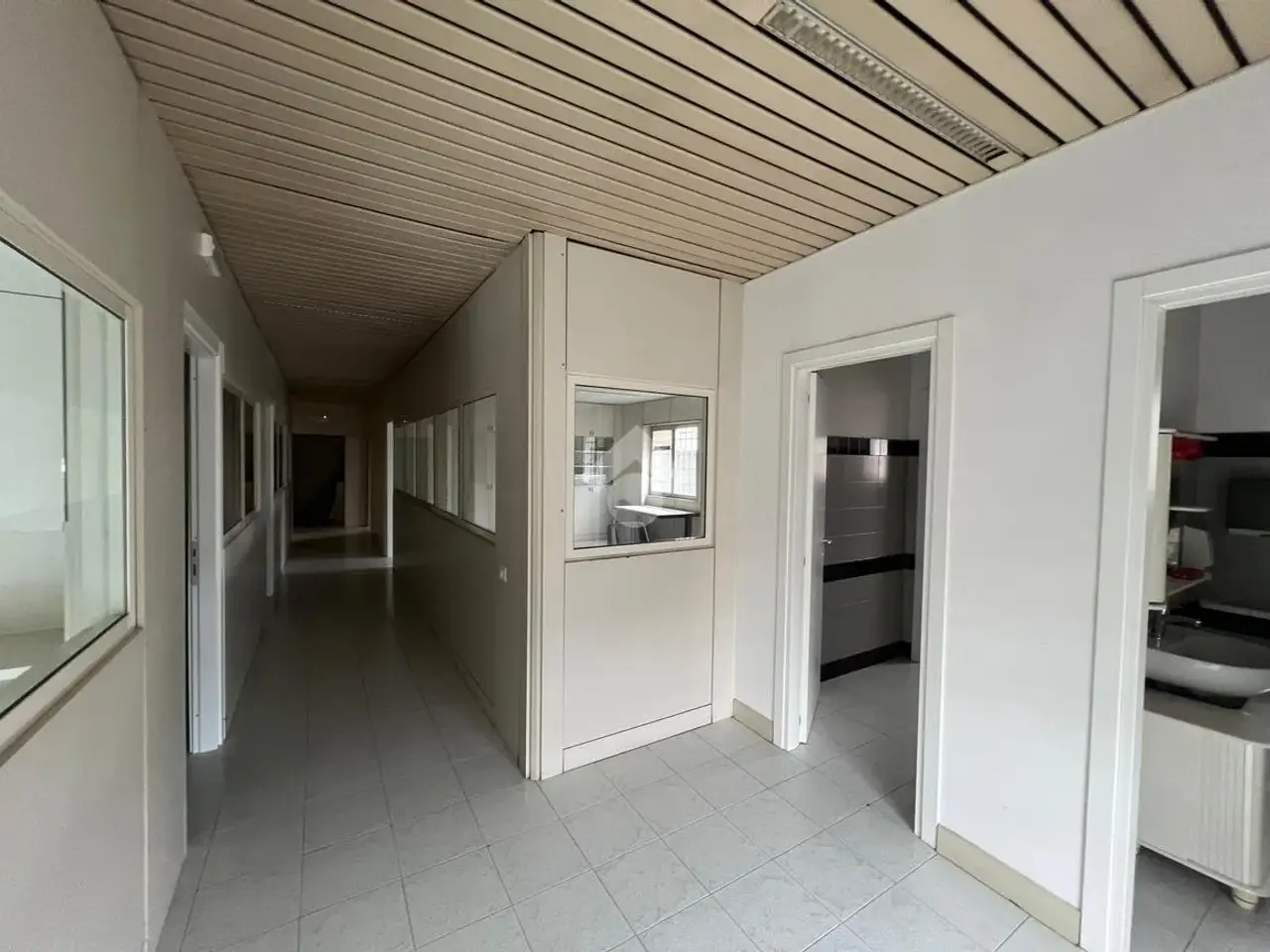 Ufficio in Via Spoleto 31, Pomezia, {3} - Foto 2