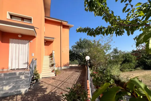 4-room flat in Strada di Sant' Egidio, Novilara 41, Pesaro - Photo 1