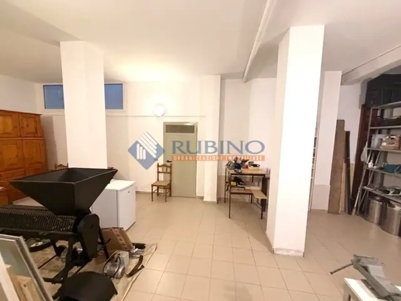 Magazzino in Viale della Repubblica, Modugno, {3} - Foto 1