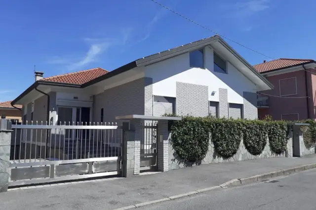 Villa in Via Enrico Toti 27, Paderno Dugnano - Foto 1