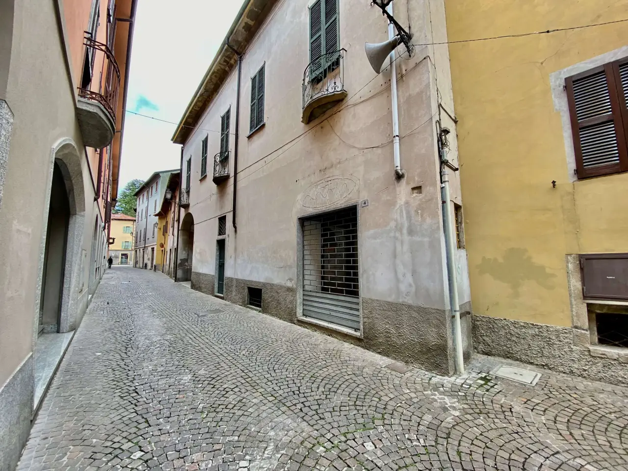 Negozio in Via Conte Camillo Benso di Cavour 8, Oggiono, {3} - Foto 2