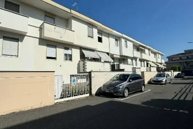 Villa a schiera in Via Giuseppe Giusti 19, Trecate - Foto 1