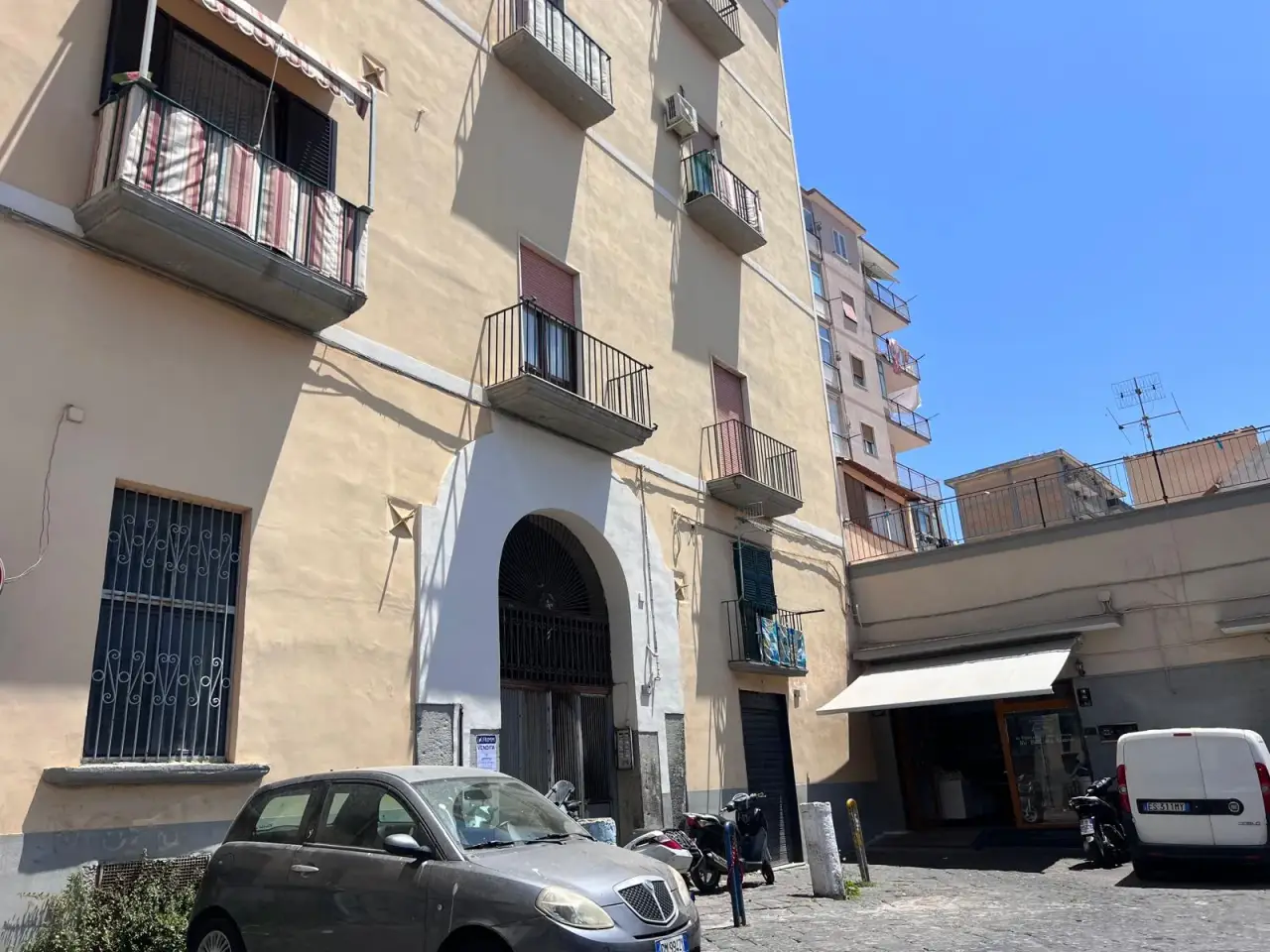 Negozio in Via 20 Settembre 22, Torre Del Greco, {3} - Foto 1