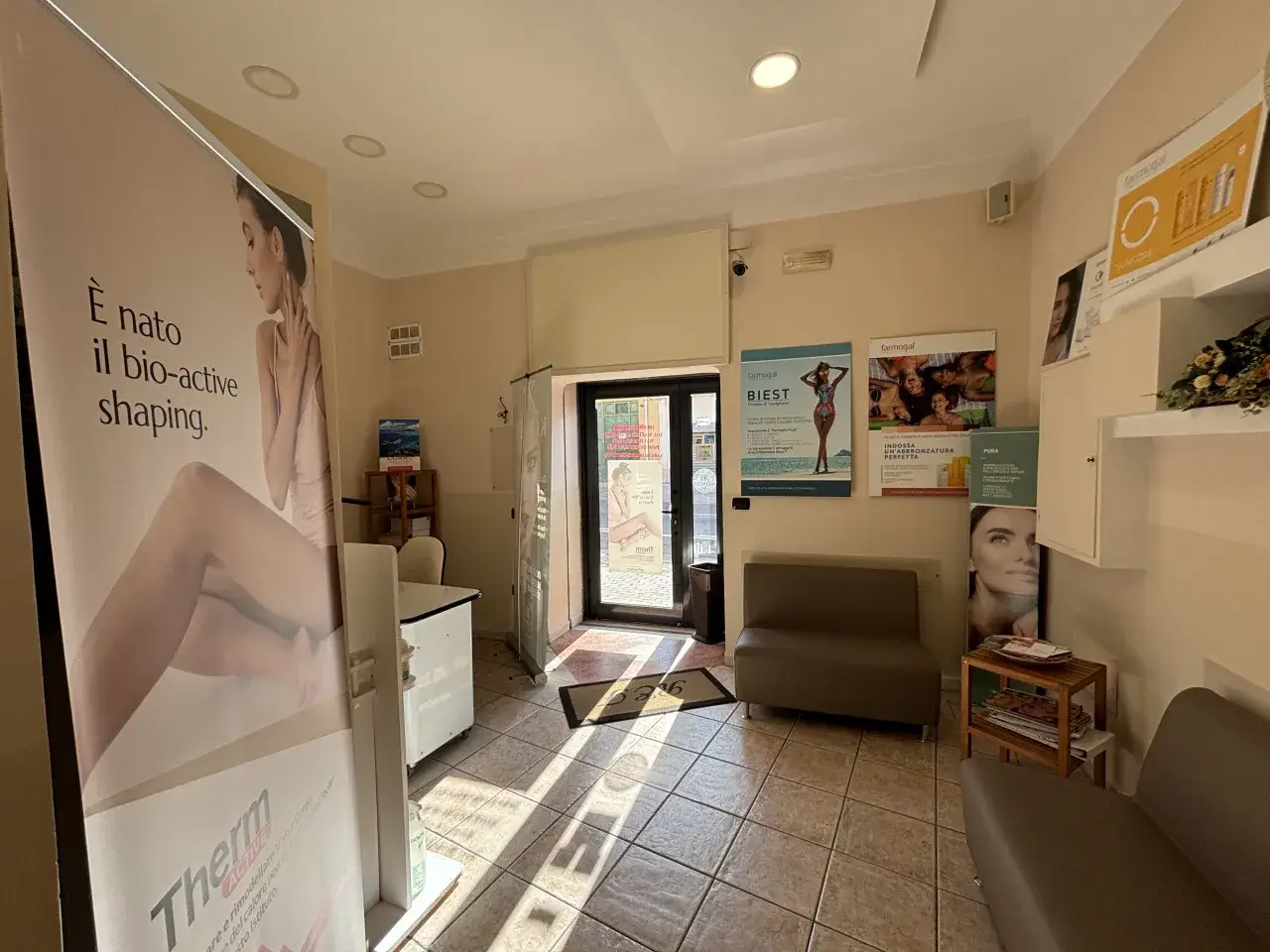 Solarium in Via Nazionale, Torre Del Greco, {3} - Foto 2