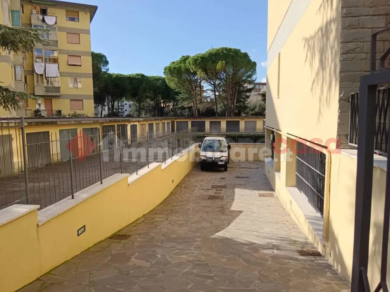 Magazzino in Via Manin, Sesto Fiorentino, {3} - Foto 1