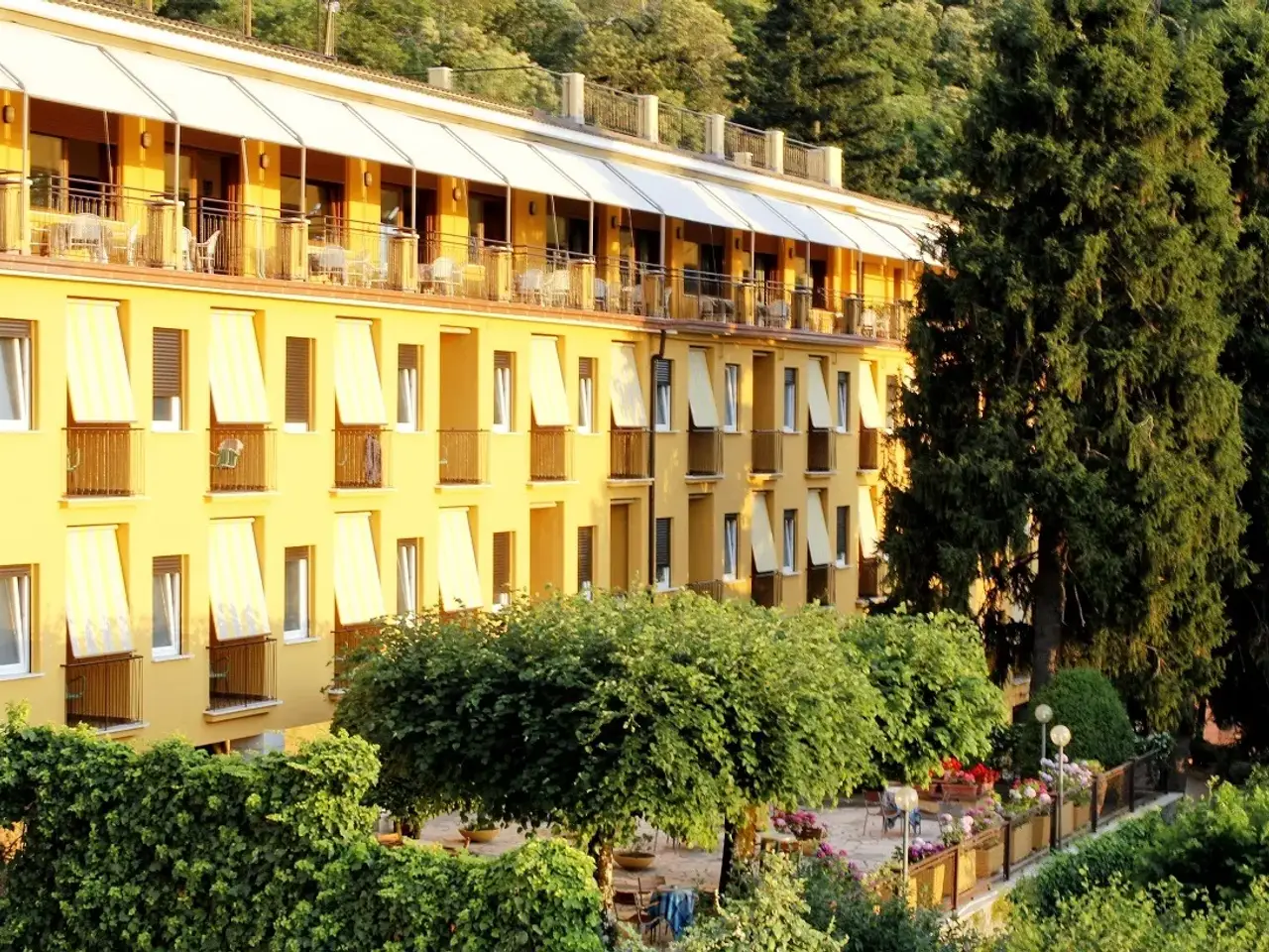 Albergo in Viale Madonna del Tufo 32, Rocca Di Papa, {3} - Foto 2