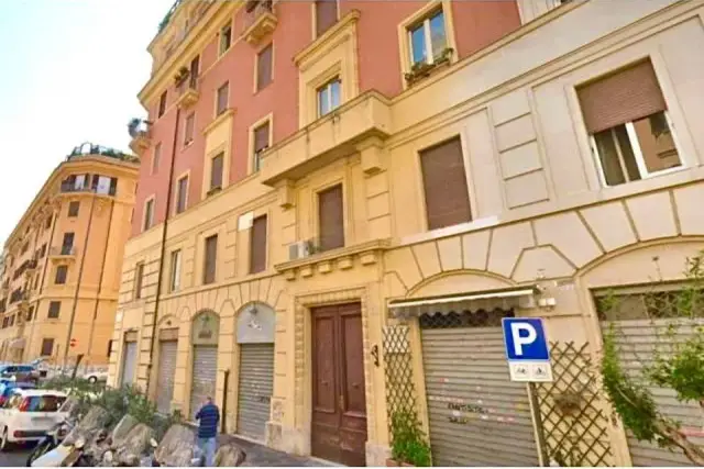 3-room flat in Via Giovanni Bettolo, Roma - Photo 1