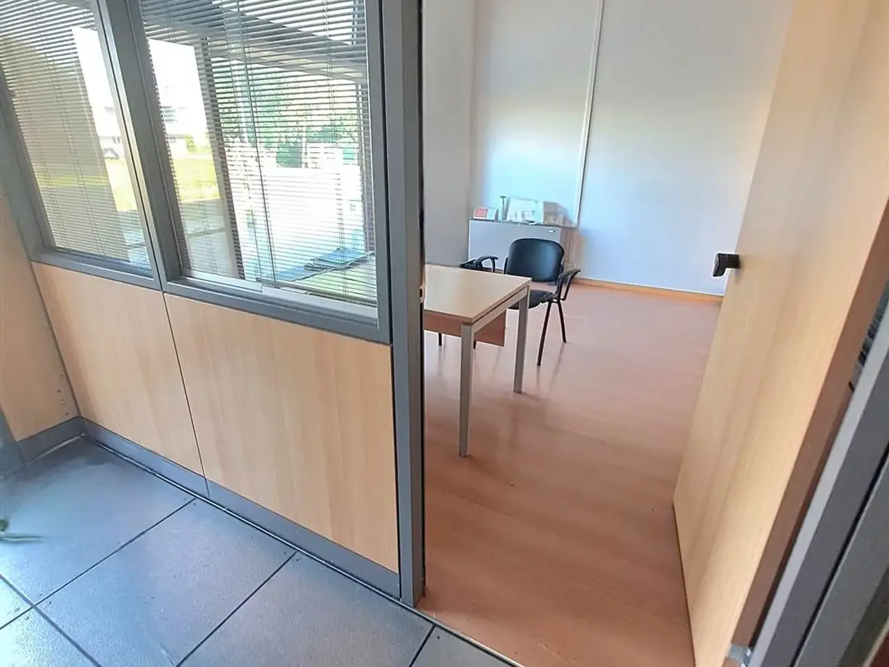 Ufficio in , Mirandola, {3} - Foto 1