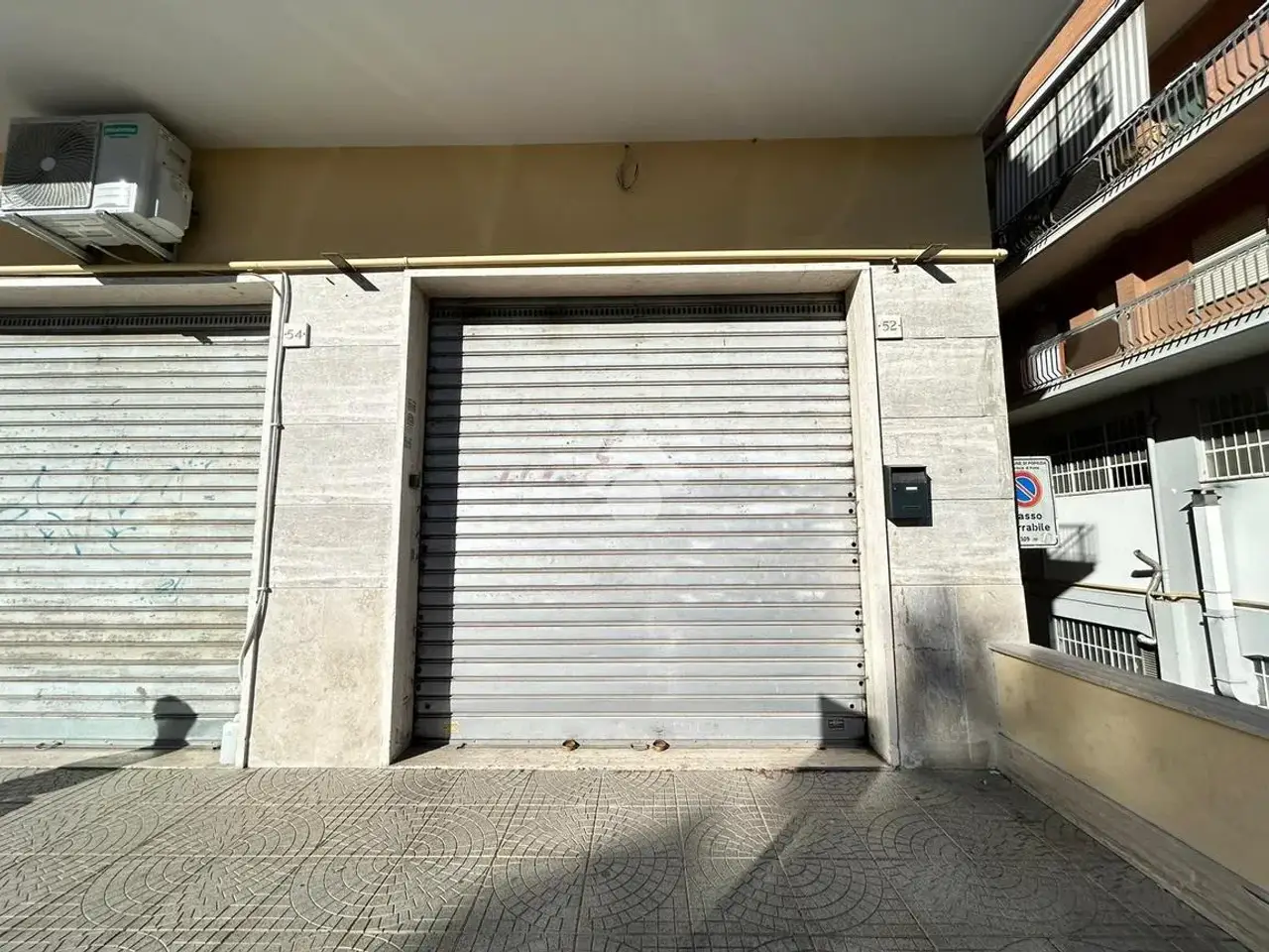 Negozio in Viale Dante Alighieri 52, Pomezia, {3} - Foto 2
