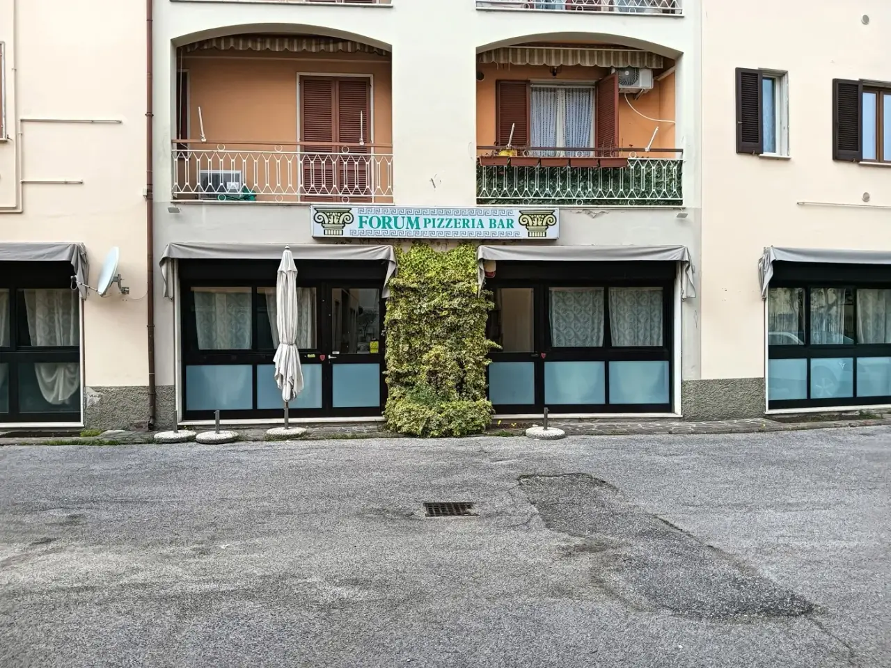 Negozio in Via Generale Vittorio Darra 5, Monzambano, {3} - Foto 1