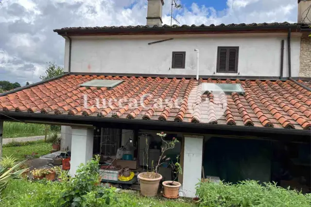 Semi-detached house in I Arliano 55100, Lucca - Photo 1