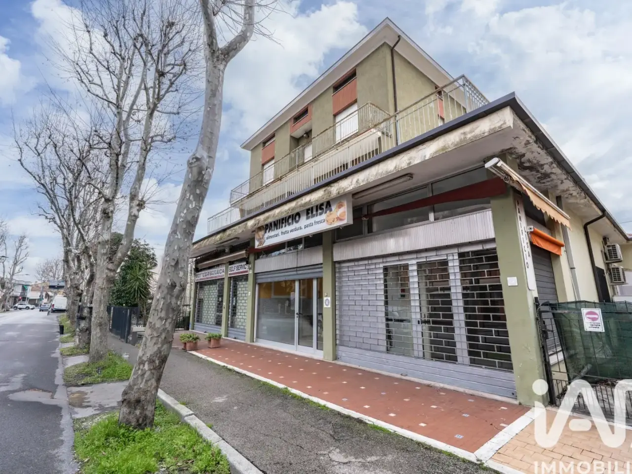 Negozio in Viale delle Rimembranze 35, Rimini, {3} - Foto 1