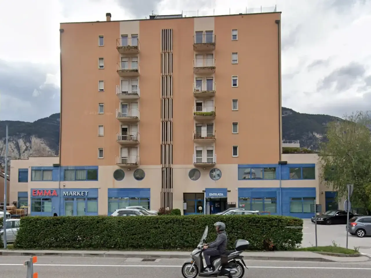 Negozio in Via Bolzano 39, Trento, {3} - Foto 1