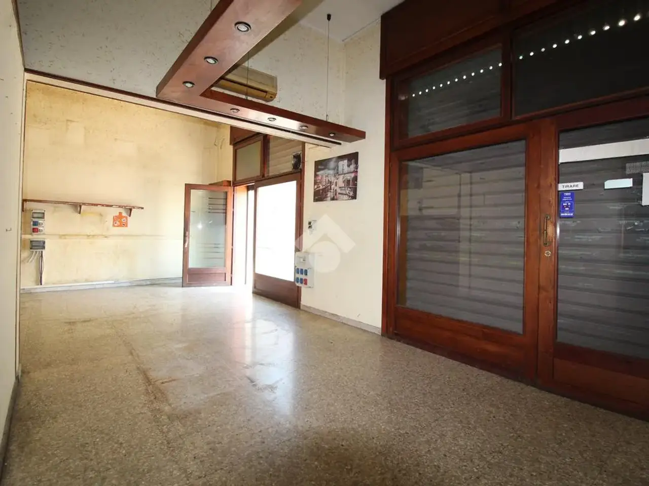 Negozio in Viale San Giovanni Bosco 107, Brindisi, {3} - Foto 1