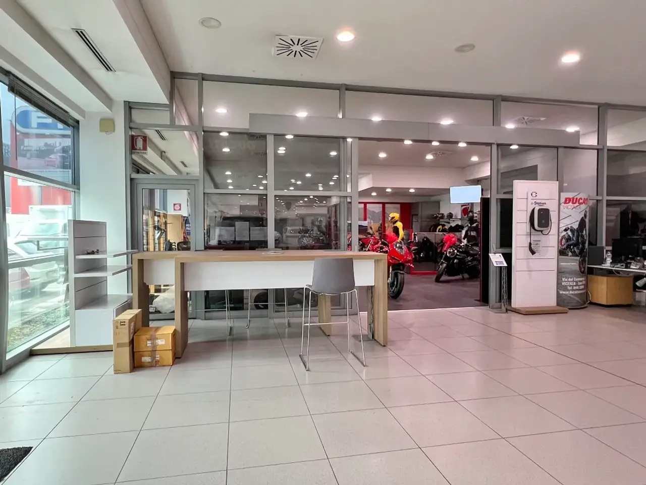 Negozio in Viale della Scienza, Vicenza, {3} - Foto 1
