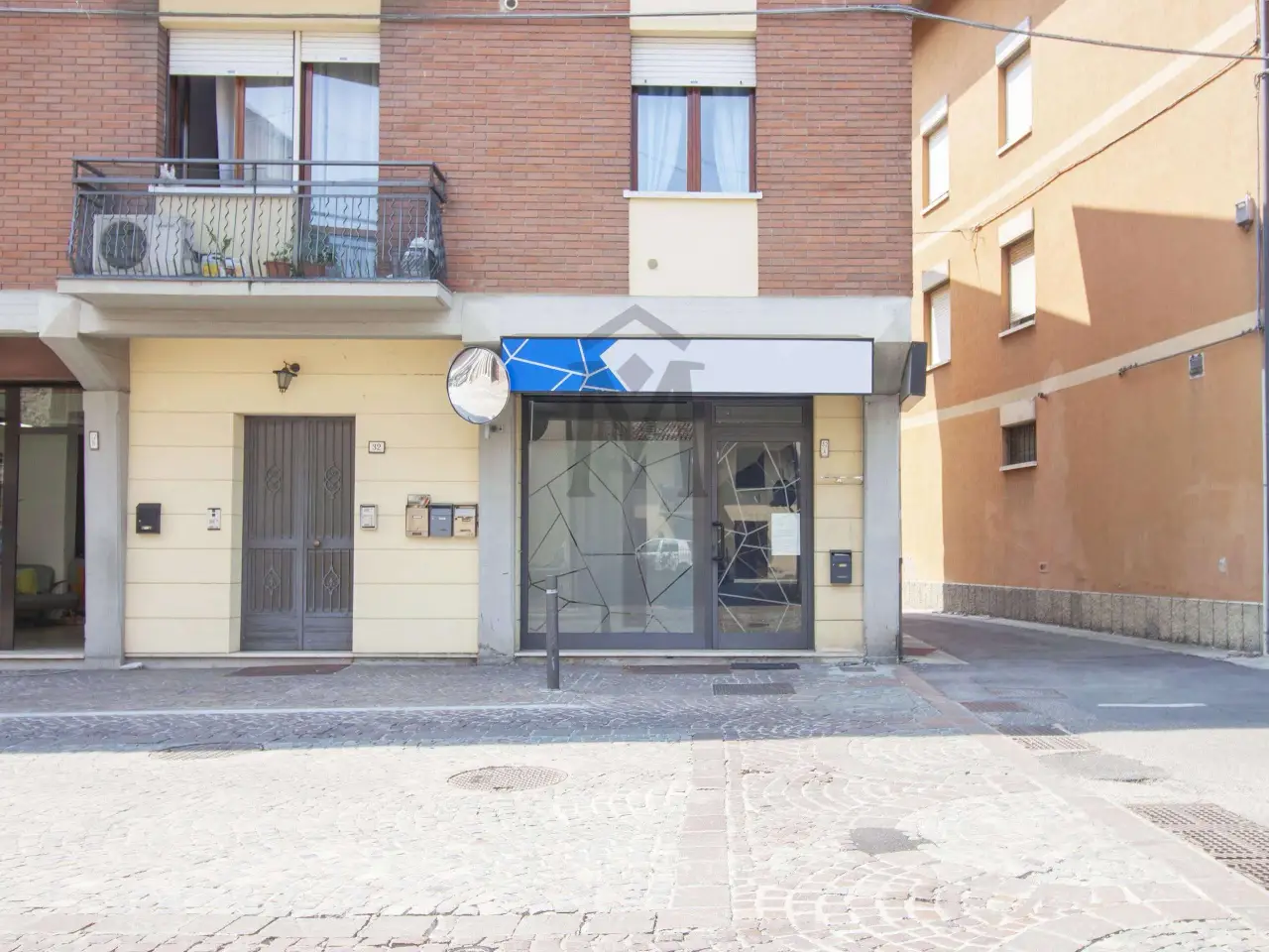 Negozio in F.Lli Cervi 34/a, Quattro Castella, {3} - Foto 1