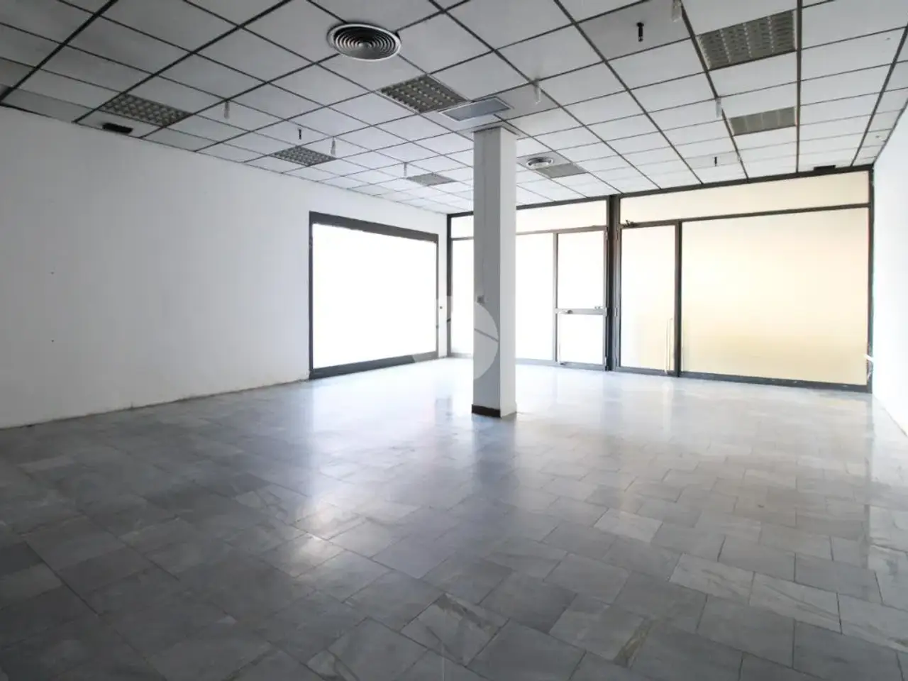Negozio in Viale Ortigara 1, Treviglio, {3} - Foto 1