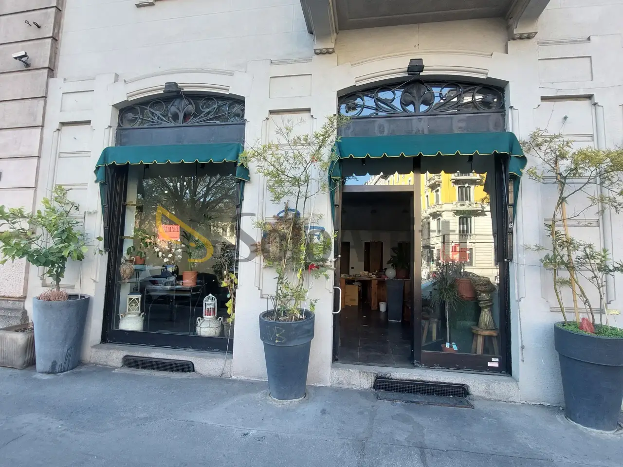 Negozio in Viale di Porta Vercellina 8, Milano, {3} - Foto 1