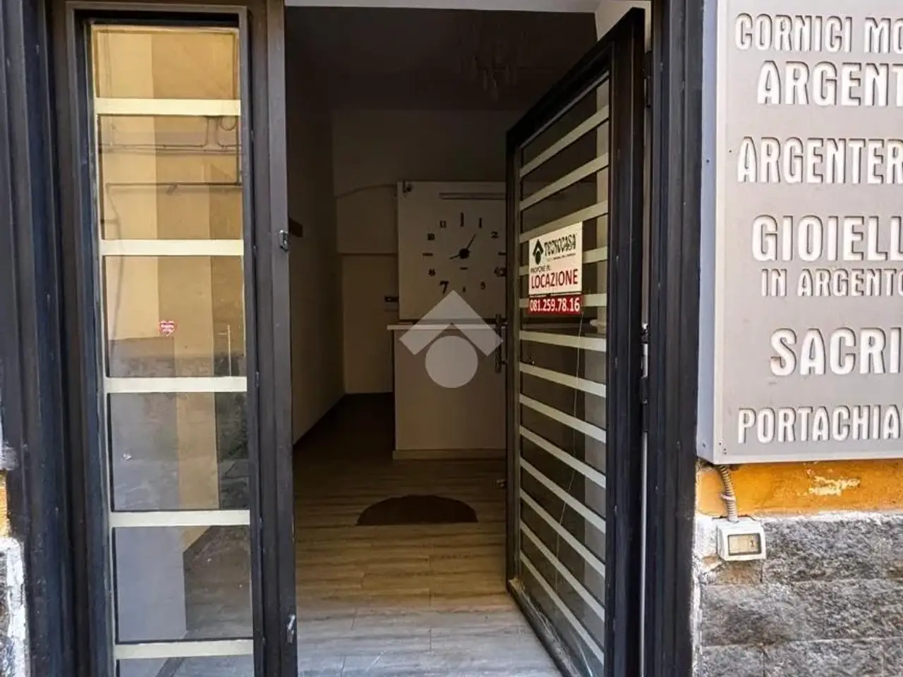 Negozio in Via Annunziata 66, Marano Di Napoli, {3} - Foto 2